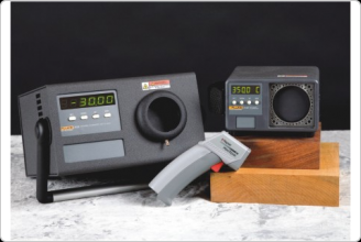 9132 | 9133 便携式红外温度校准器